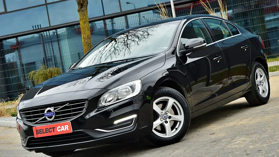 VOLVO S60 -