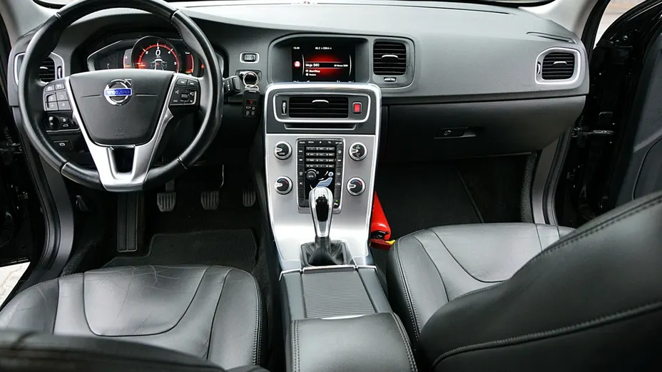 VOLVO S60 -