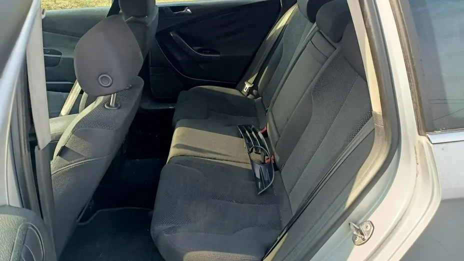 VOLKSWAGEN Passat -