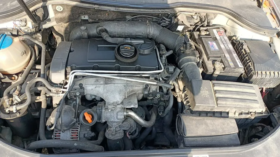 VOLKSWAGEN Passat -