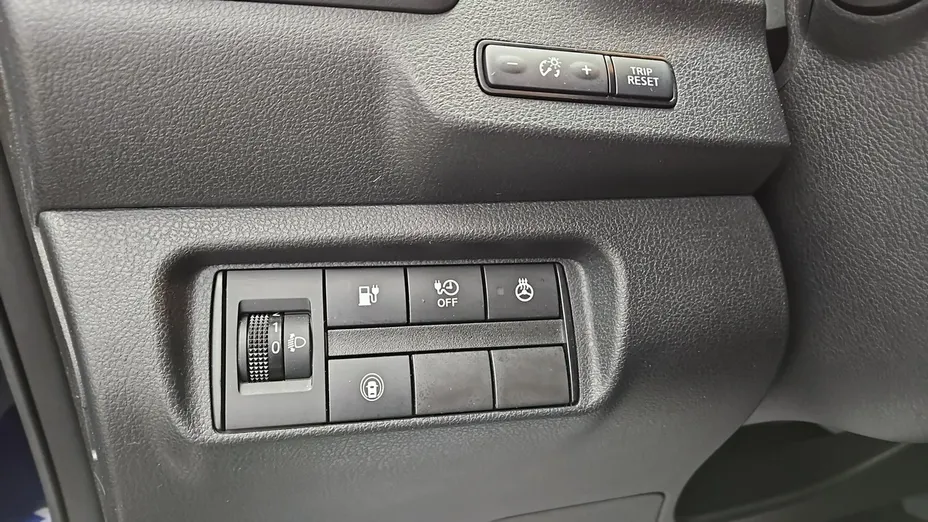 NISSAN Leaf -