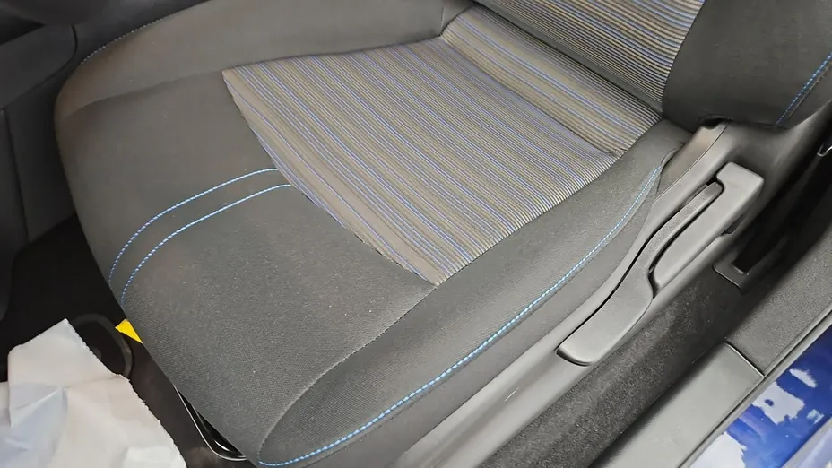 NISSAN Leaf -