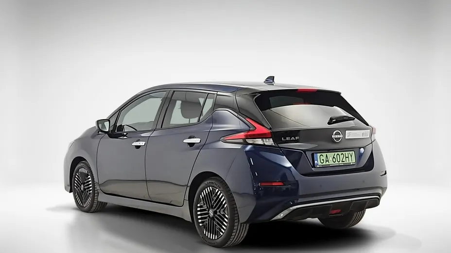 NISSAN Leaf -