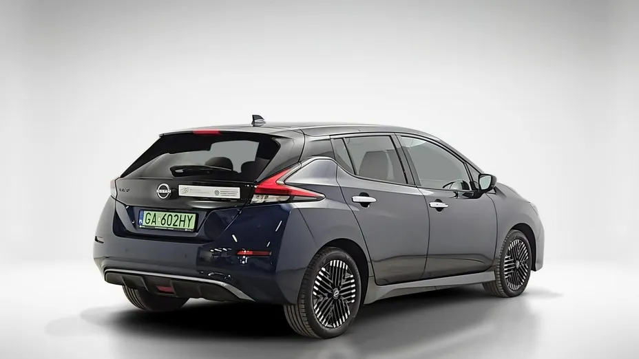 NISSAN Leaf -