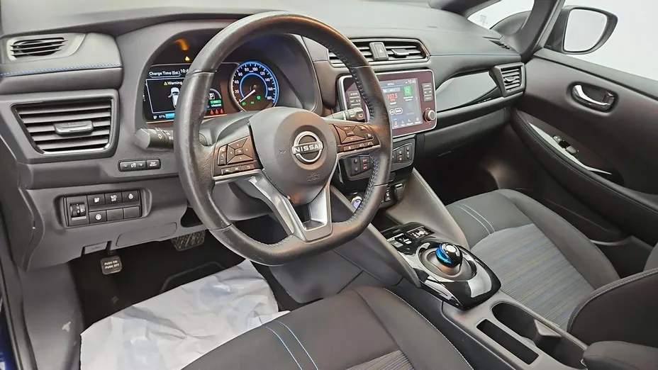 NISSAN Leaf -