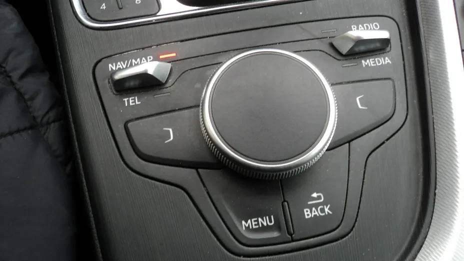 AUDI A4 -