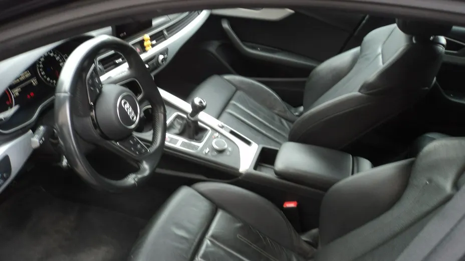 AUDI A4 -