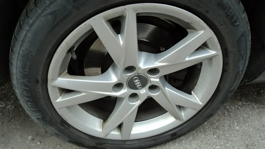 AUDI A4 -