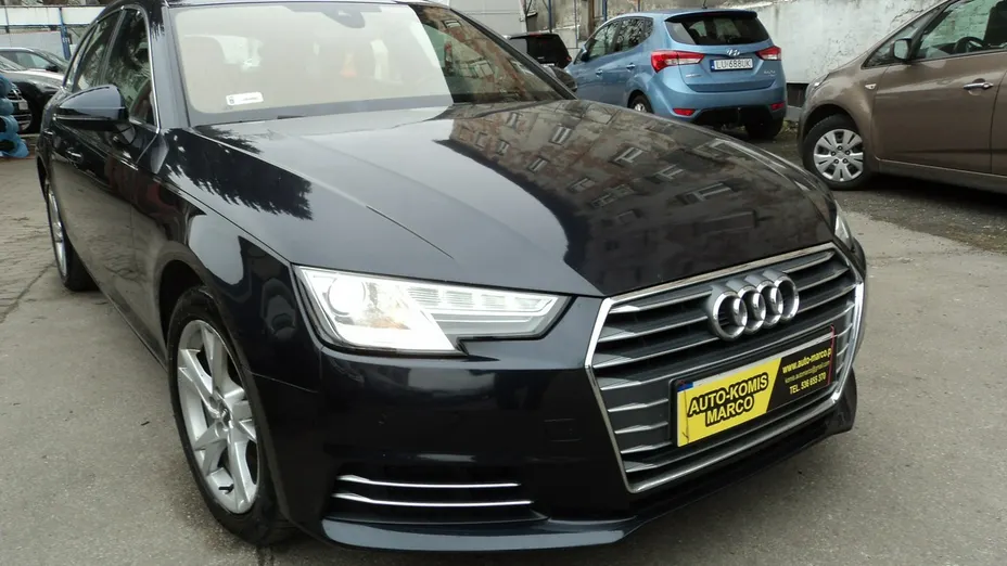 AUDI A4 -