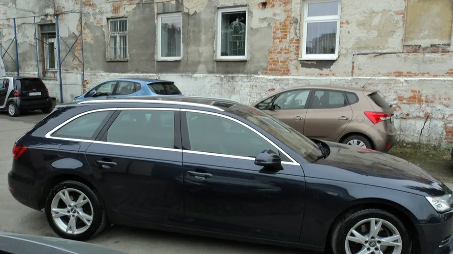 AUDI A4 -