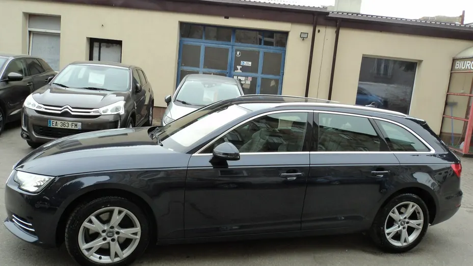 AUDI A4 -