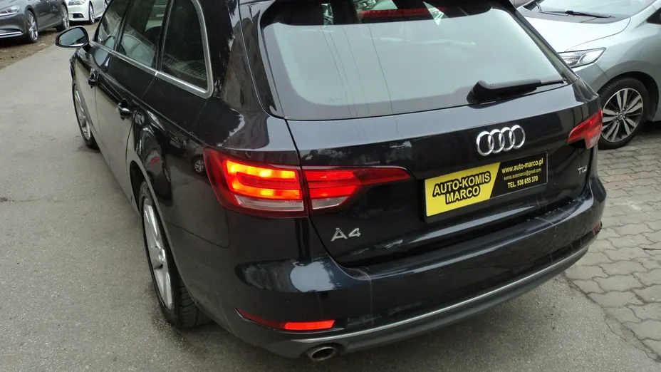 AUDI A4 -