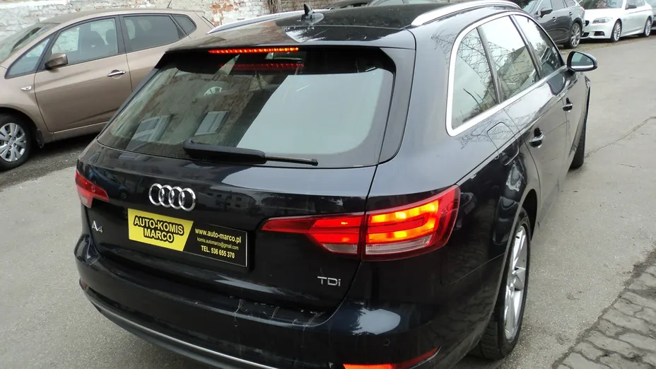 AUDI A4 -