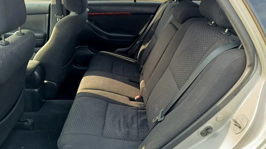TOYOTA Avensis -