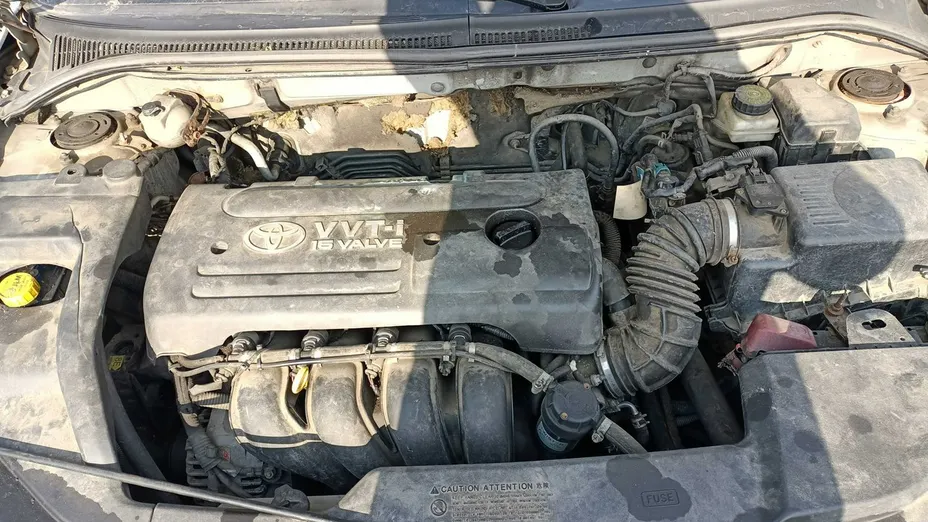 TOYOTA Avensis -