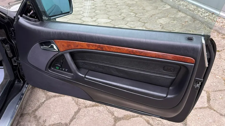MERCEDES-BENZ SL -