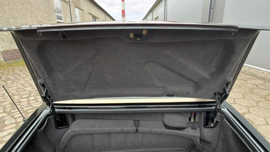 MERCEDES-BENZ SL -
