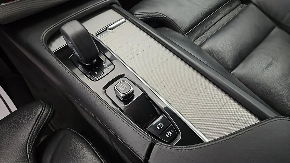 VOLVO XC90 -