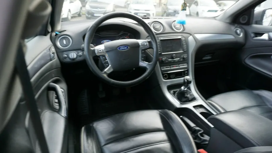 FORD Mondeo -