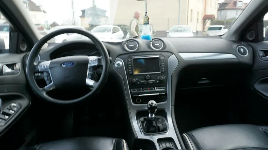 FORD Mondeo -