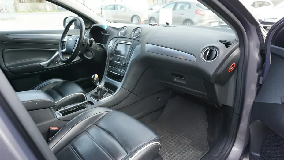 FORD Mondeo -