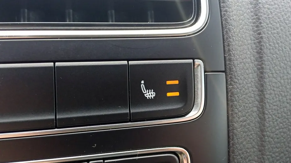 VOLKSWAGEN Polo -
