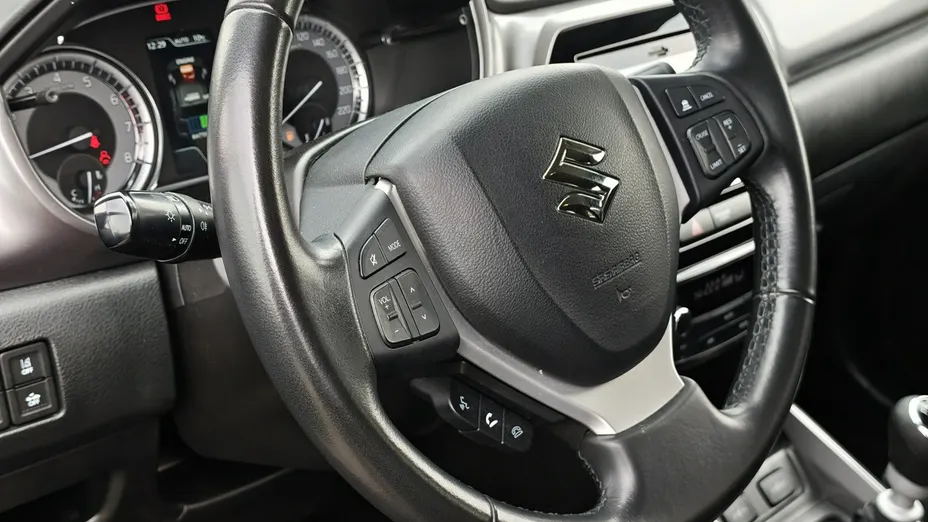 SUZUKI Vitara -