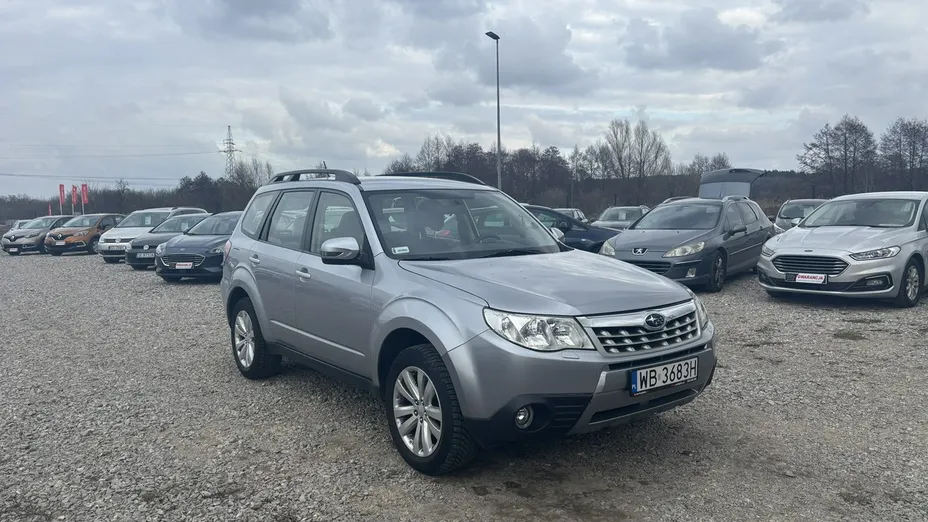 SUBARU Forester -