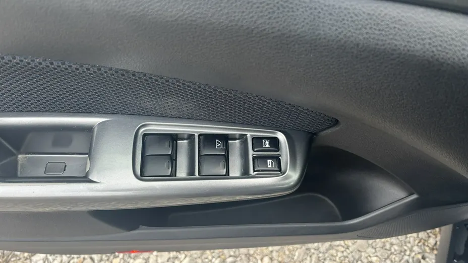 SUBARU Forester -