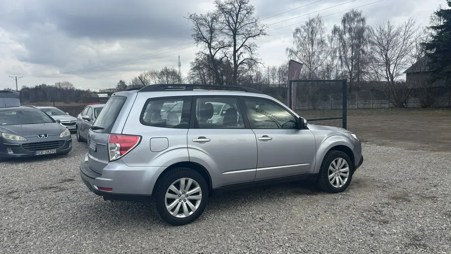 SUBARU Forester -
