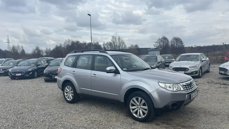 SUBARU Forester -
