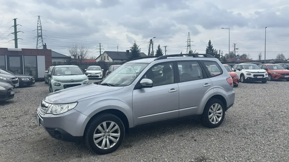 SUBARU Forester -