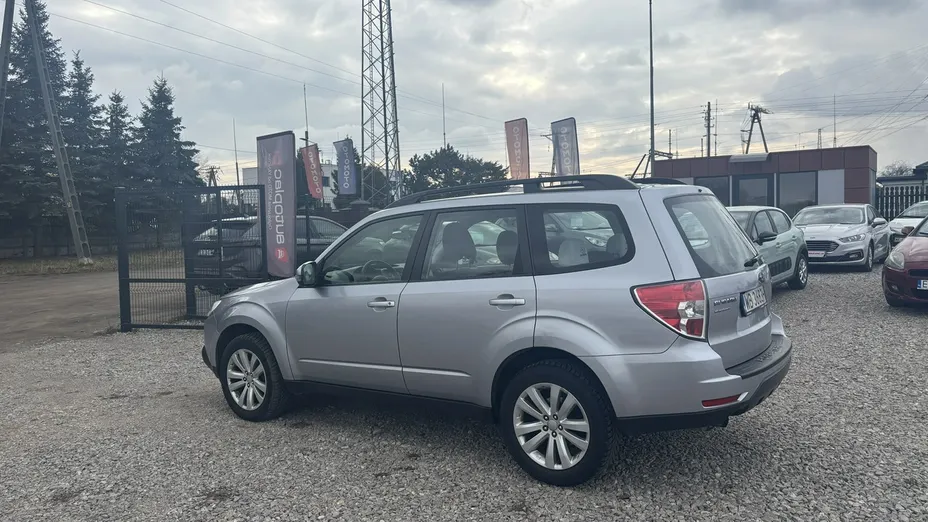 SUBARU Forester -