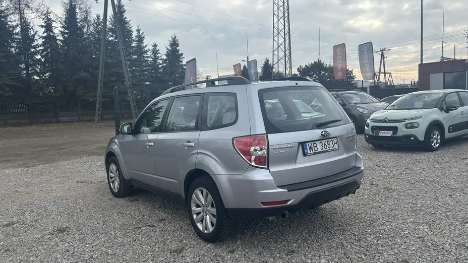 SUBARU Forester -