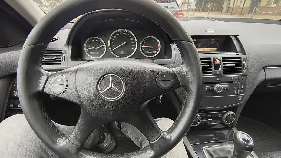 MERCEDES-BENZ C Klasa -