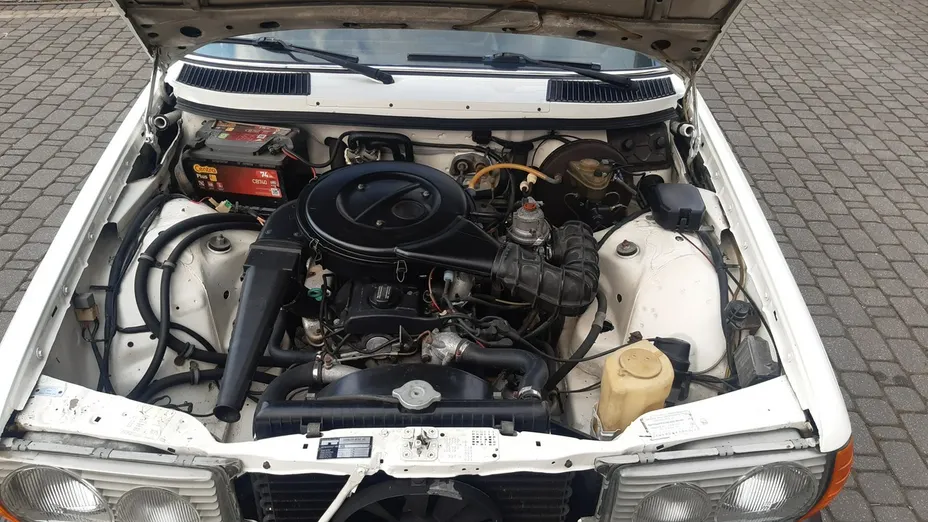MERCEDES-BENZ 123 -
