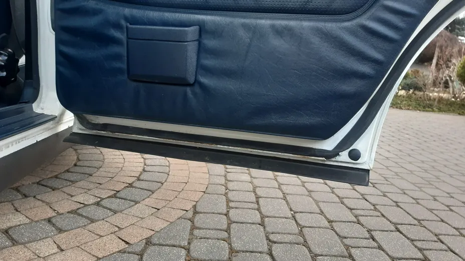 MERCEDES-BENZ 123 -