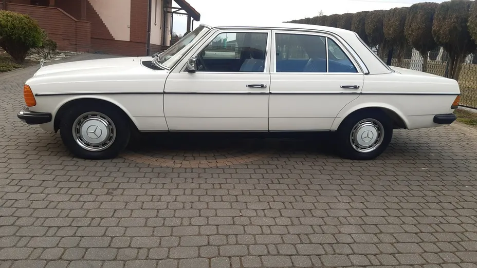 MERCEDES-BENZ 123 -