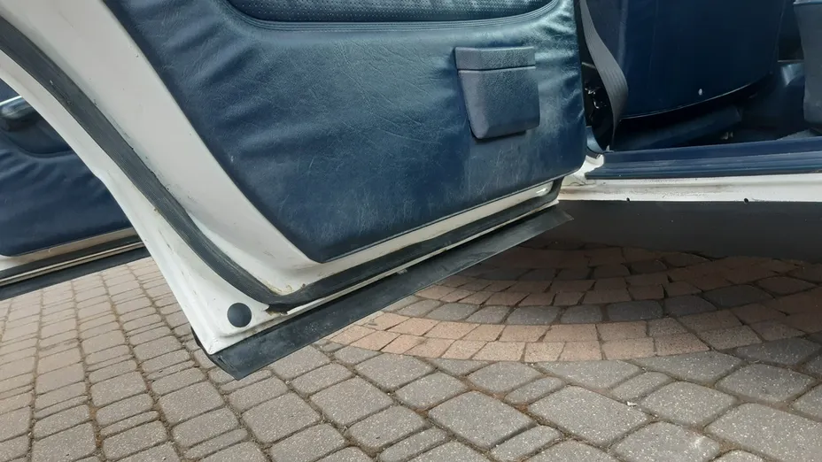 MERCEDES-BENZ 123 -