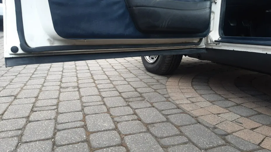 MERCEDES-BENZ 123 -