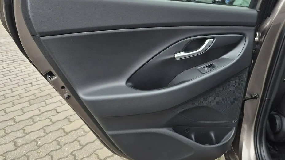 HYUNDAI i30 -