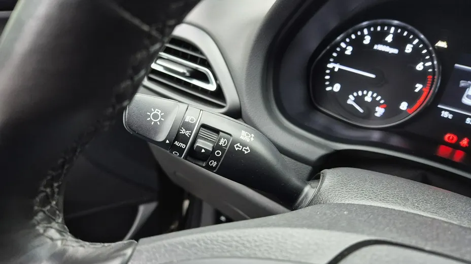 HYUNDAI i30 -