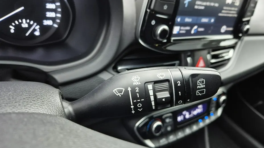 HYUNDAI i30 -