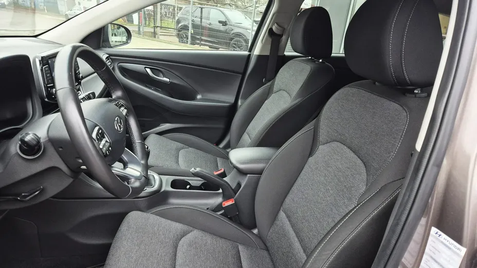 HYUNDAI i30 -
