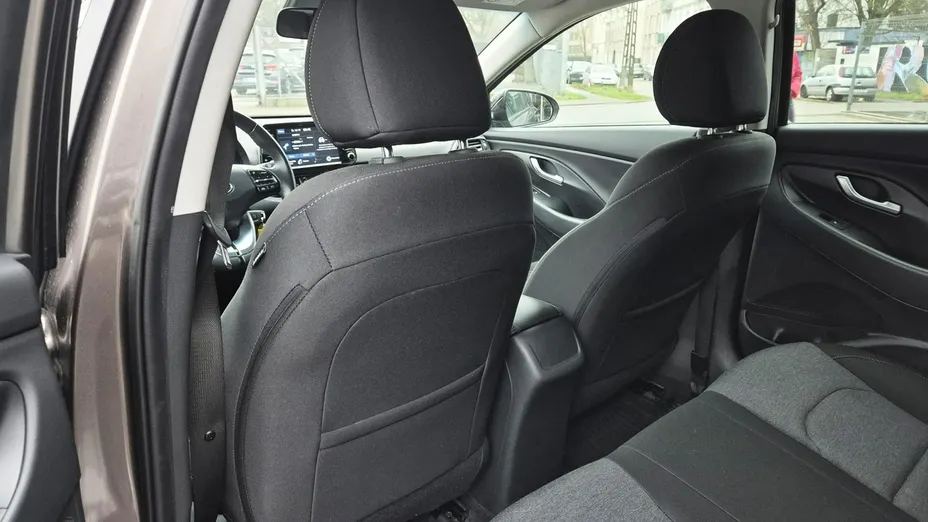 HYUNDAI i30 -