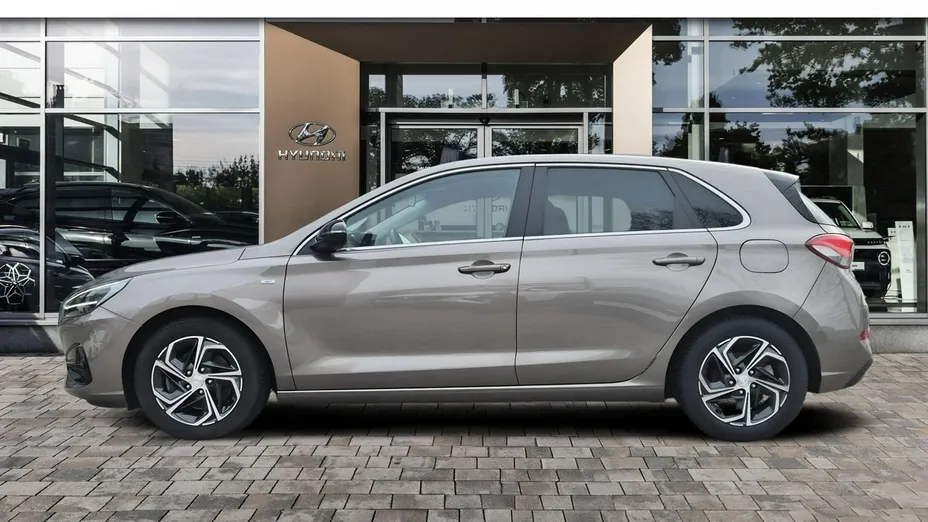HYUNDAI i30 -
