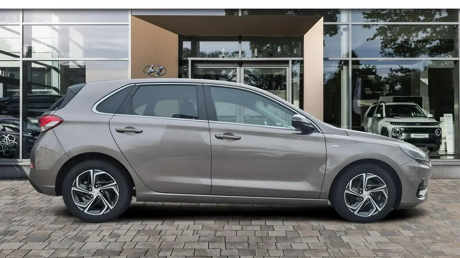 HYUNDAI i30 -