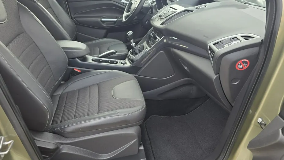 FORD Kuga -