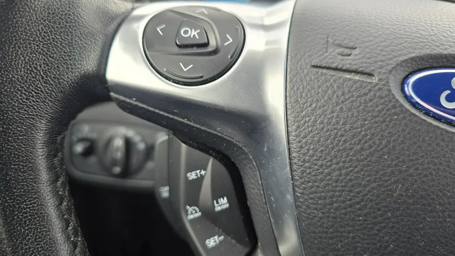 FORD Kuga -