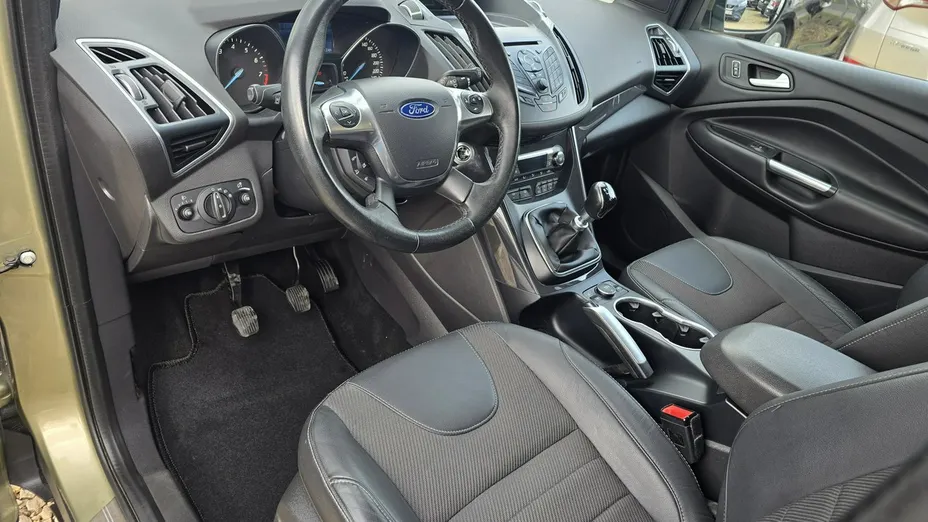 FORD Kuga -